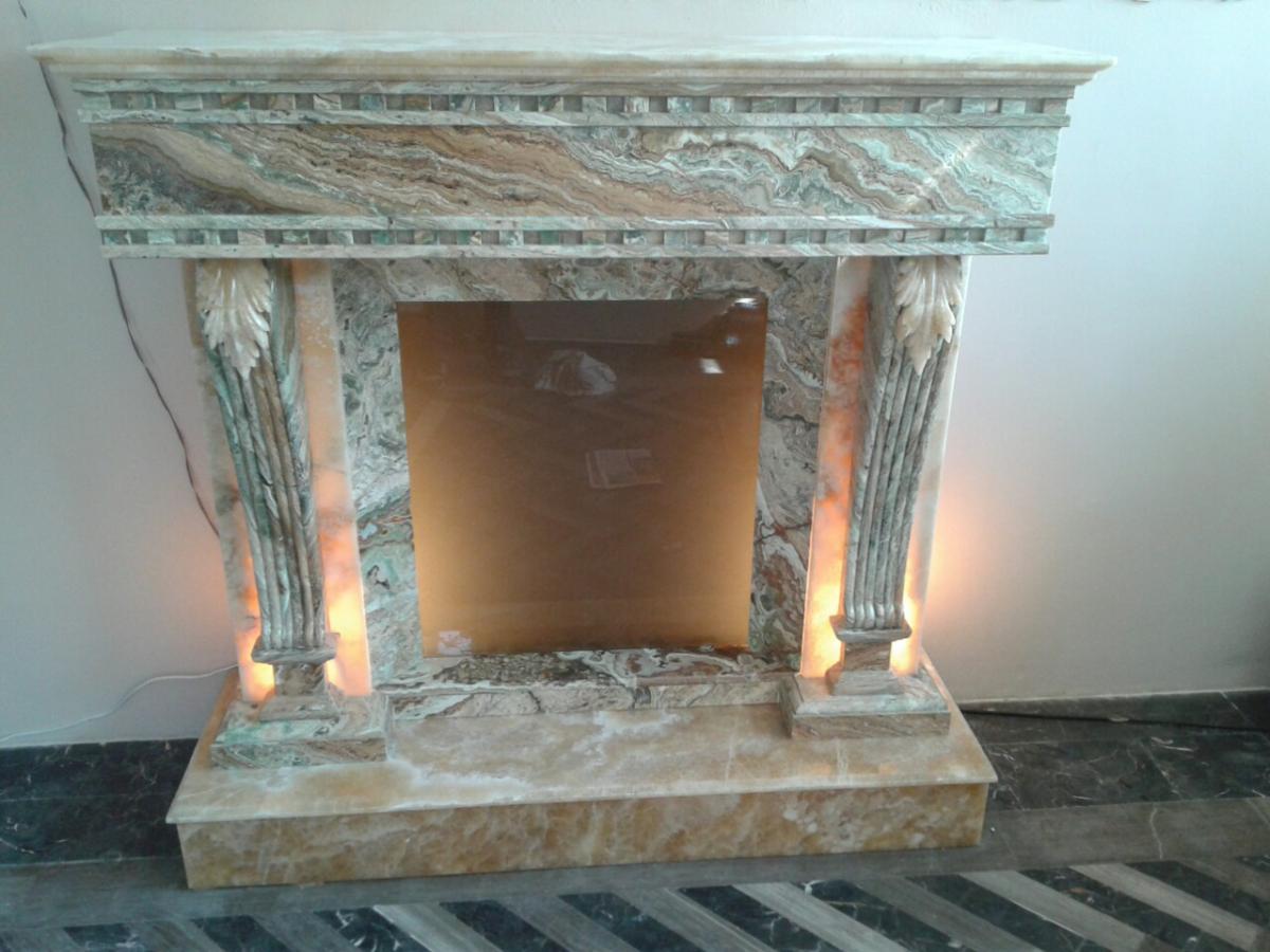 Камін з каменю – онікс