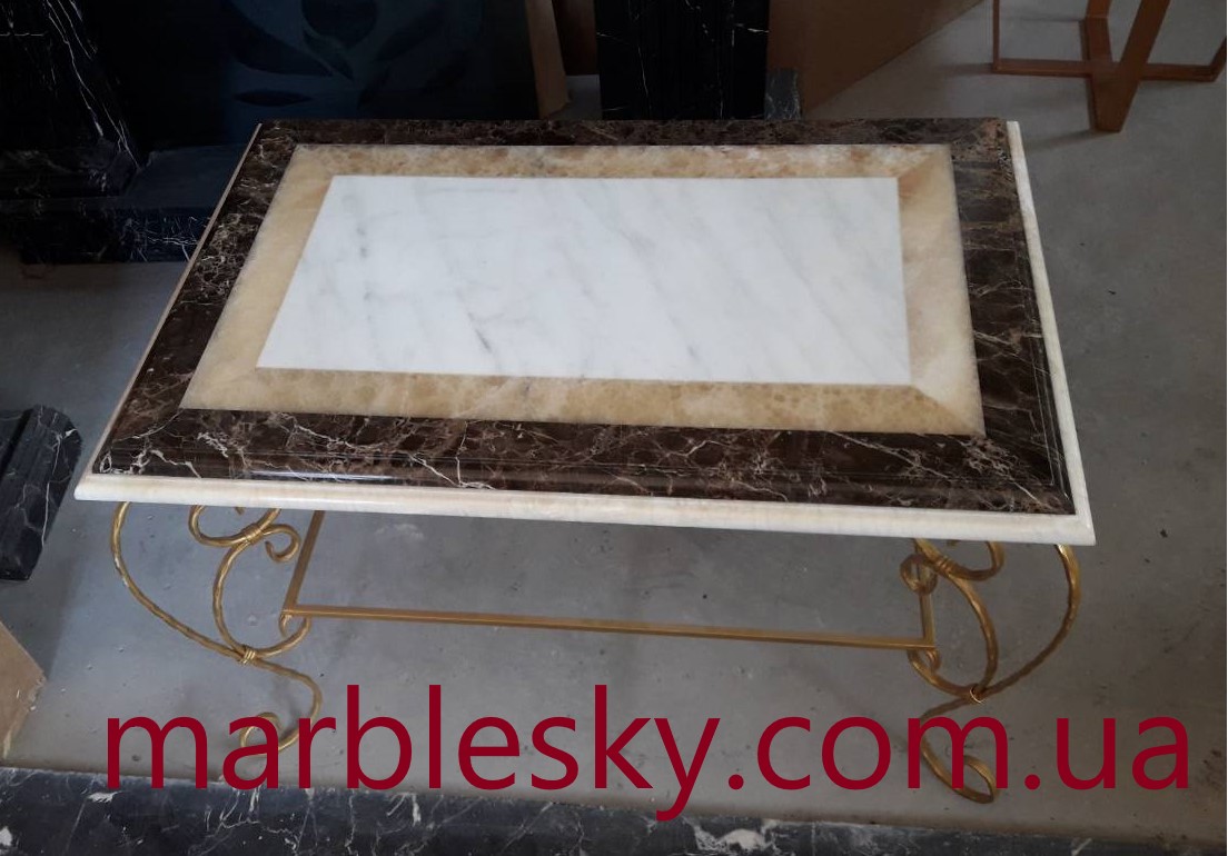 Мармуровий журнальний столик