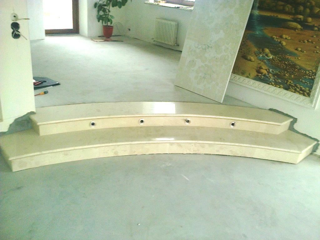 Мраморные ступени и пороги, лестница из мрамора