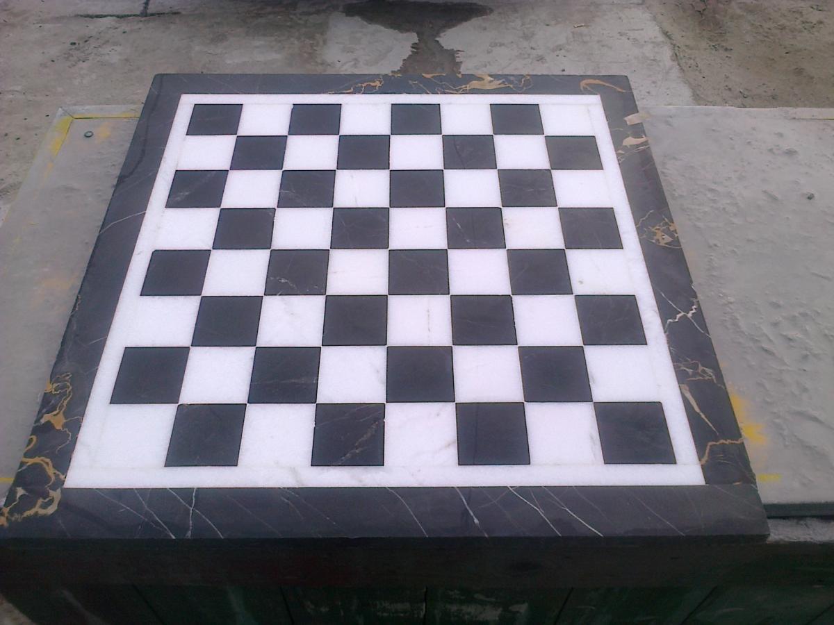 Шахова дошка з мармуру