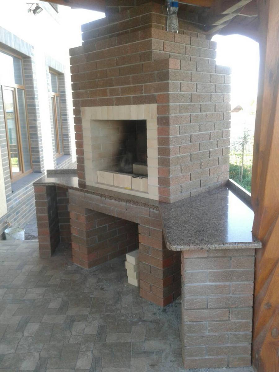 Барбекю с гранитной столешницей