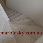 Сходи з мармуру
