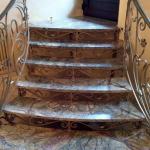 Ступени из мрамора на заказ