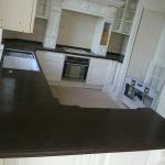 Кухонная столешница из черного кварцита